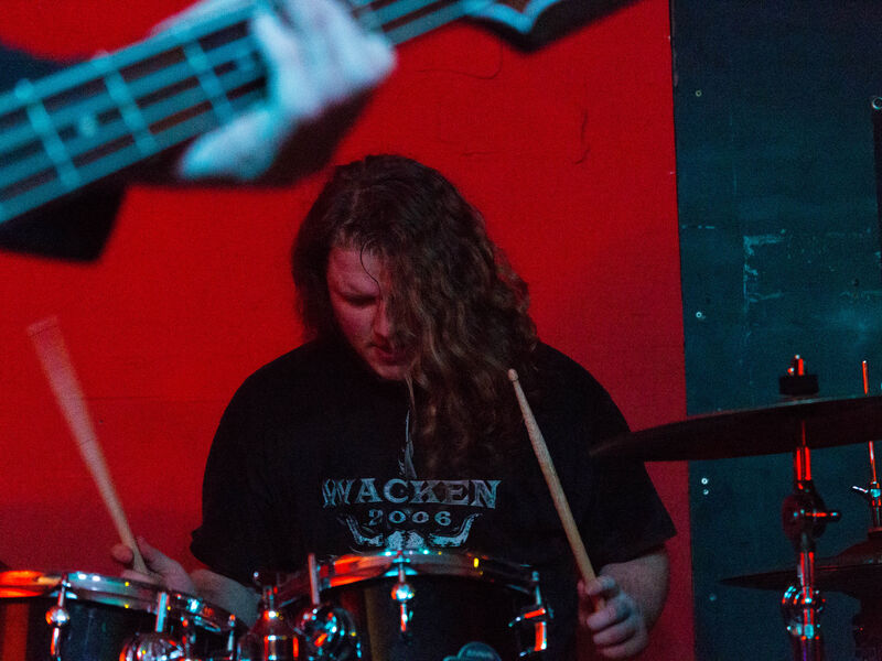 Live im Dr. Rock Club Lübeck (Sven - Foto von Marco Grau) Sven, Schlagzeuger der Pagan Black Metal Band Blakylle live im Dr. Rock Clob Lübeck