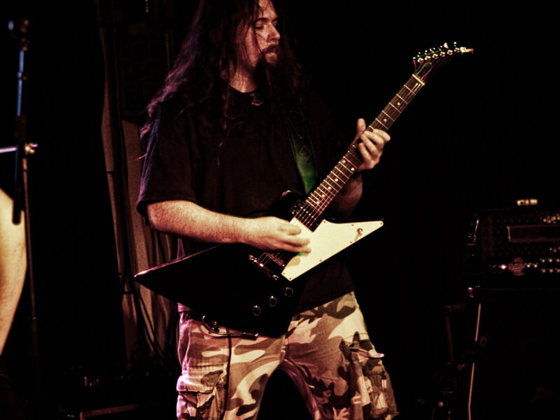 Live im JUZ Leer (Sandro) Sandro, Gitarrist der Pagan Black Metal Band Blakylle live im JUZ Leer