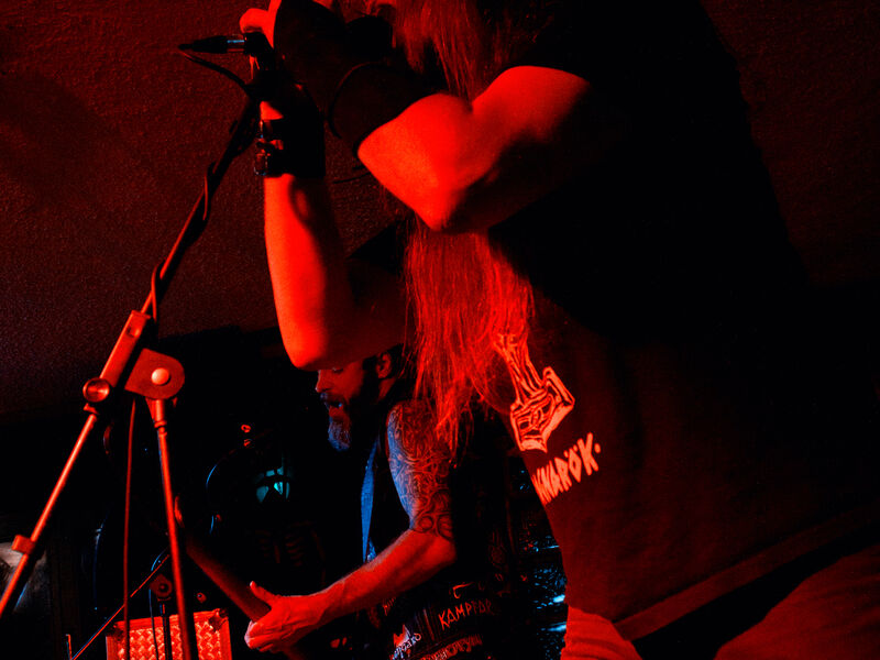 Live im JUZ Alt-Anspach (Adrian) Adrian, Sänger der Pagan Black Metal Band Blakylle live im JUZ Alt-Anspach