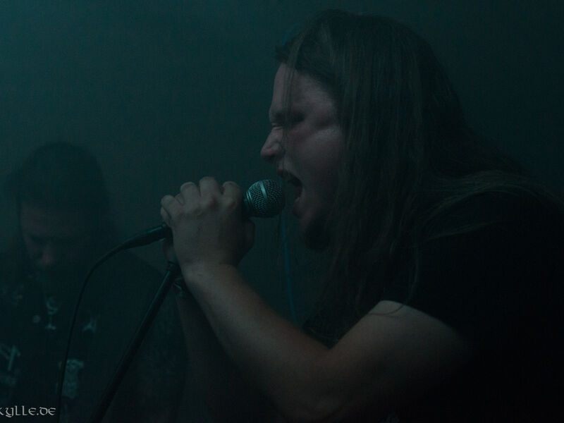 Live im Second Home Ennerich (Adrian) Adrian, Sänger der Pagan Black Metal Band Blakylle live im Second Home Ennerich